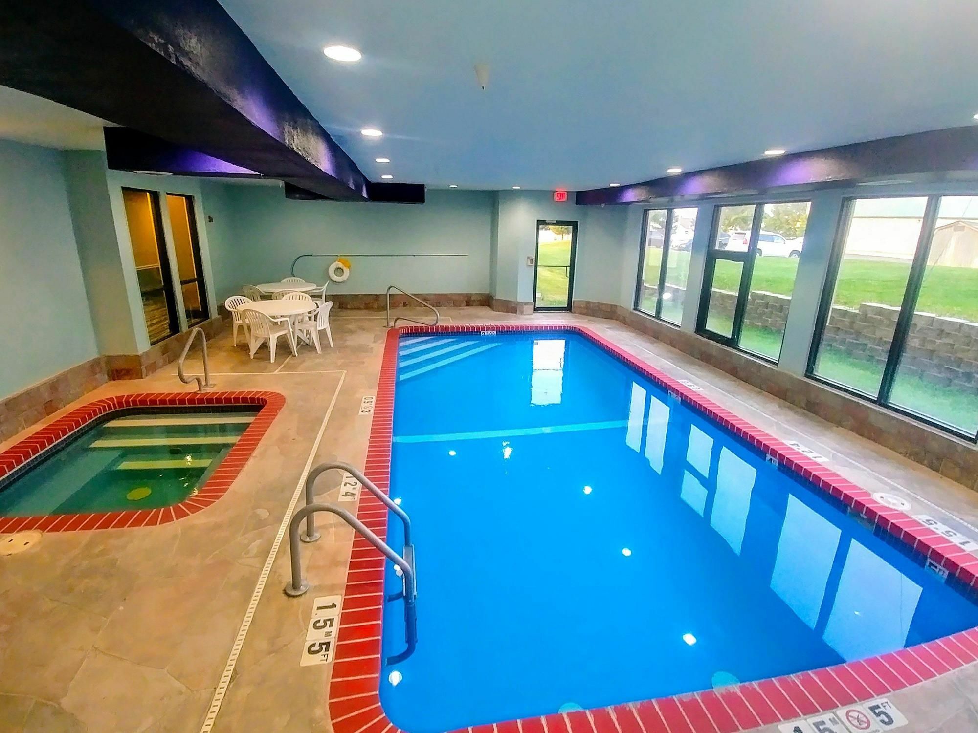 Americas Best Value Inn And Suites Lee'S Summit-Kansas City Ngoại thất bức ảnh